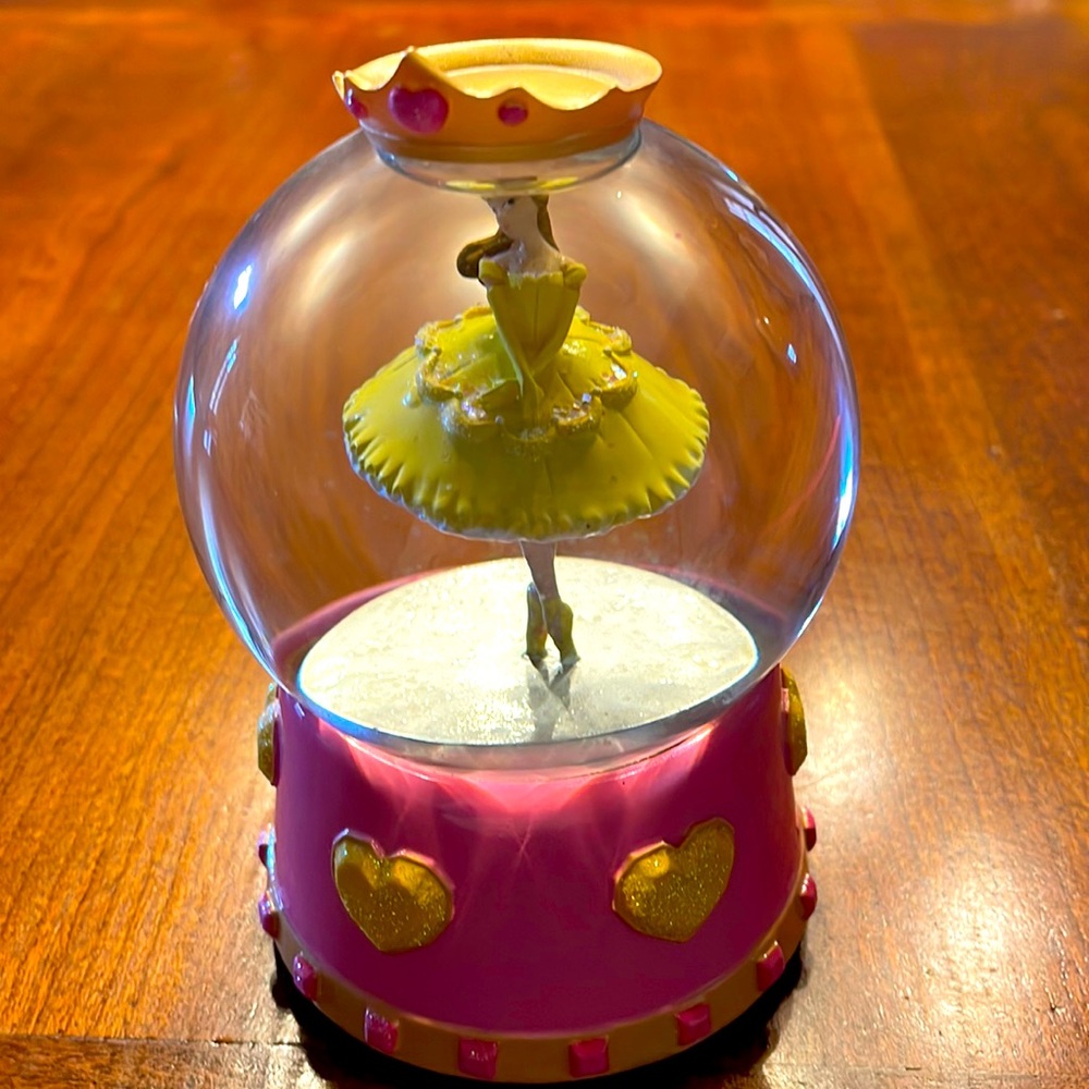 Glass globe with Belle plays Beautiful Dreamer, Enesco, Disney copyright. 90’s.